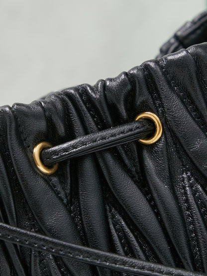 Matelassé Nappa Leather Pouch – Black